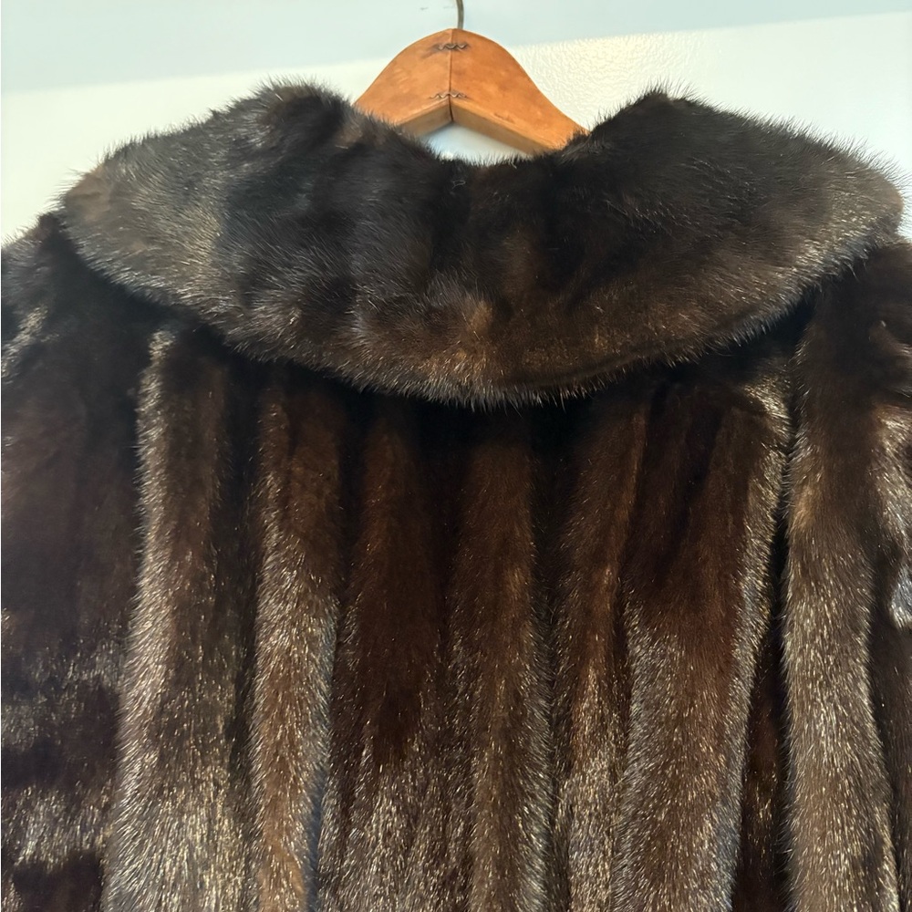 Elegant Blackglama Dark Ranch Mink Coat - Picture 7 of 12